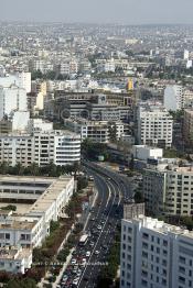 Image du Maroc Professionnelle de  Cette photo prise de la terrasse du Twin Center, nous découvre le Boulevard Zerktouni situé au centre moderne de Casablanca, Mercredi 9 Septembre 2009. (Photo / Abdeljalil Bounhar)